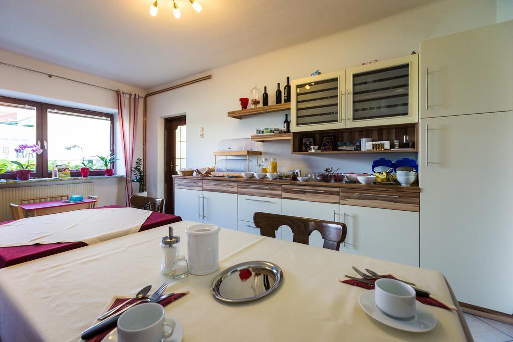 Gaestehaus - Doris - Wenzl Morbisch am See Bagian luar foto